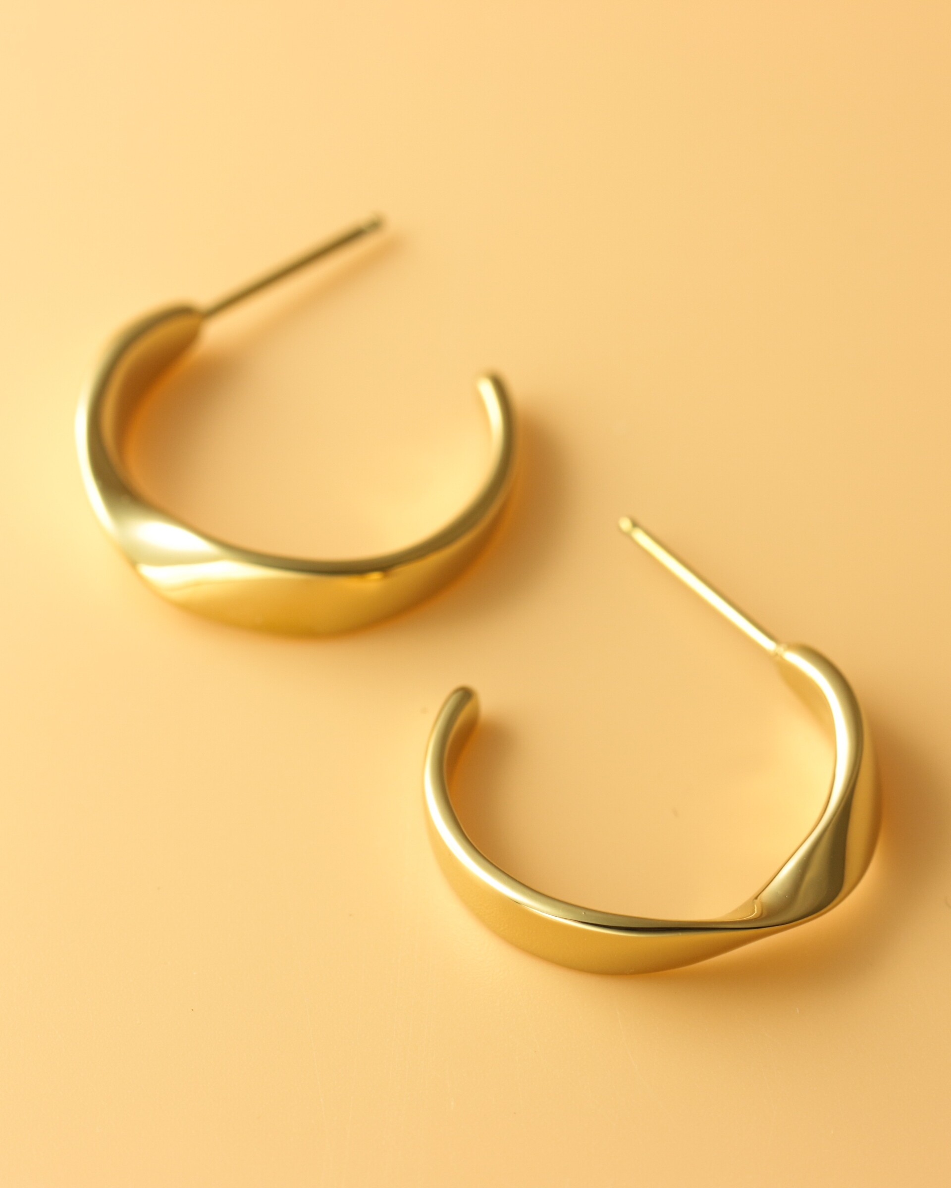 twist-arc-earrings-316l-E1135_03