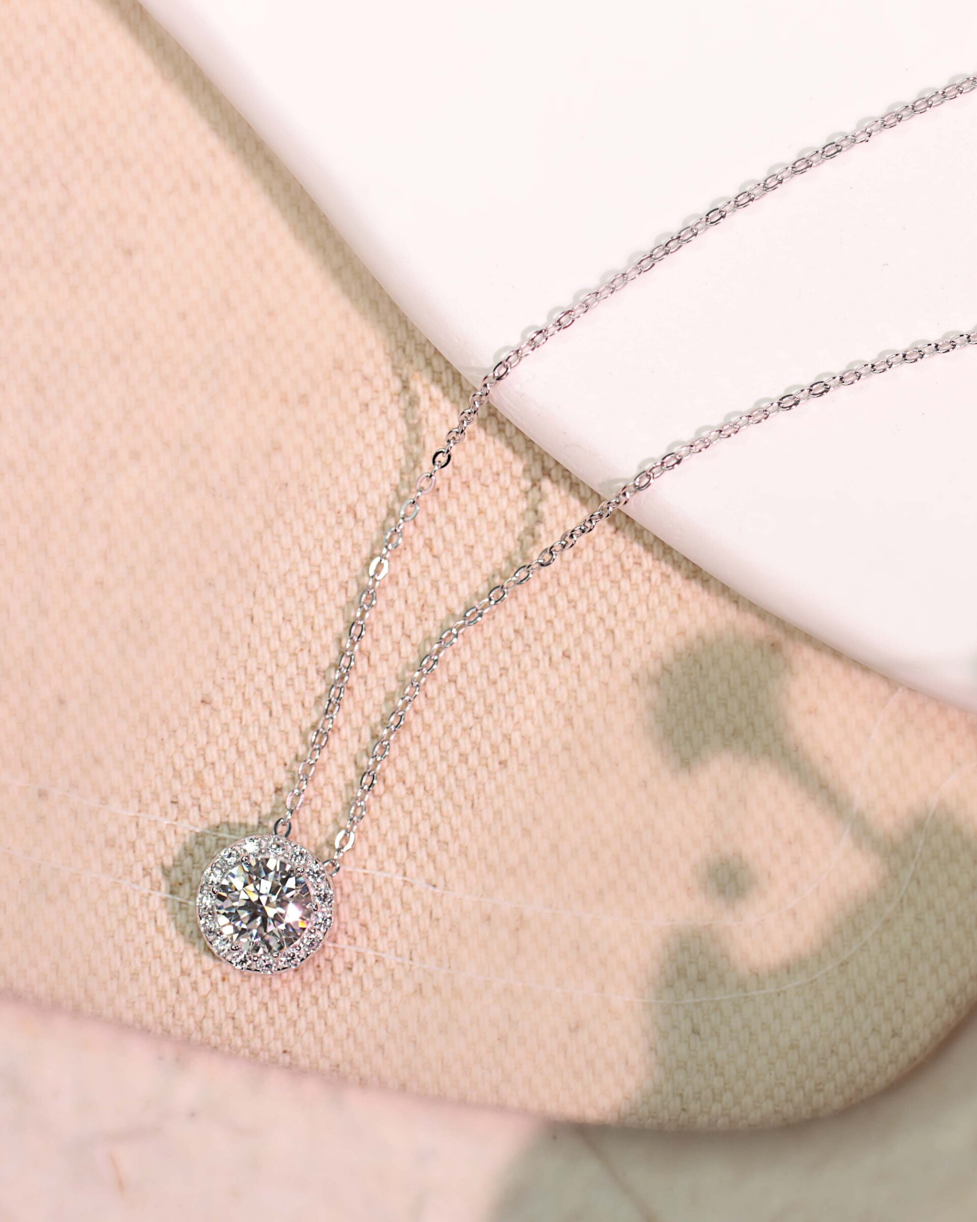moissanite-round-halo-925-silver-necklace-0342-01