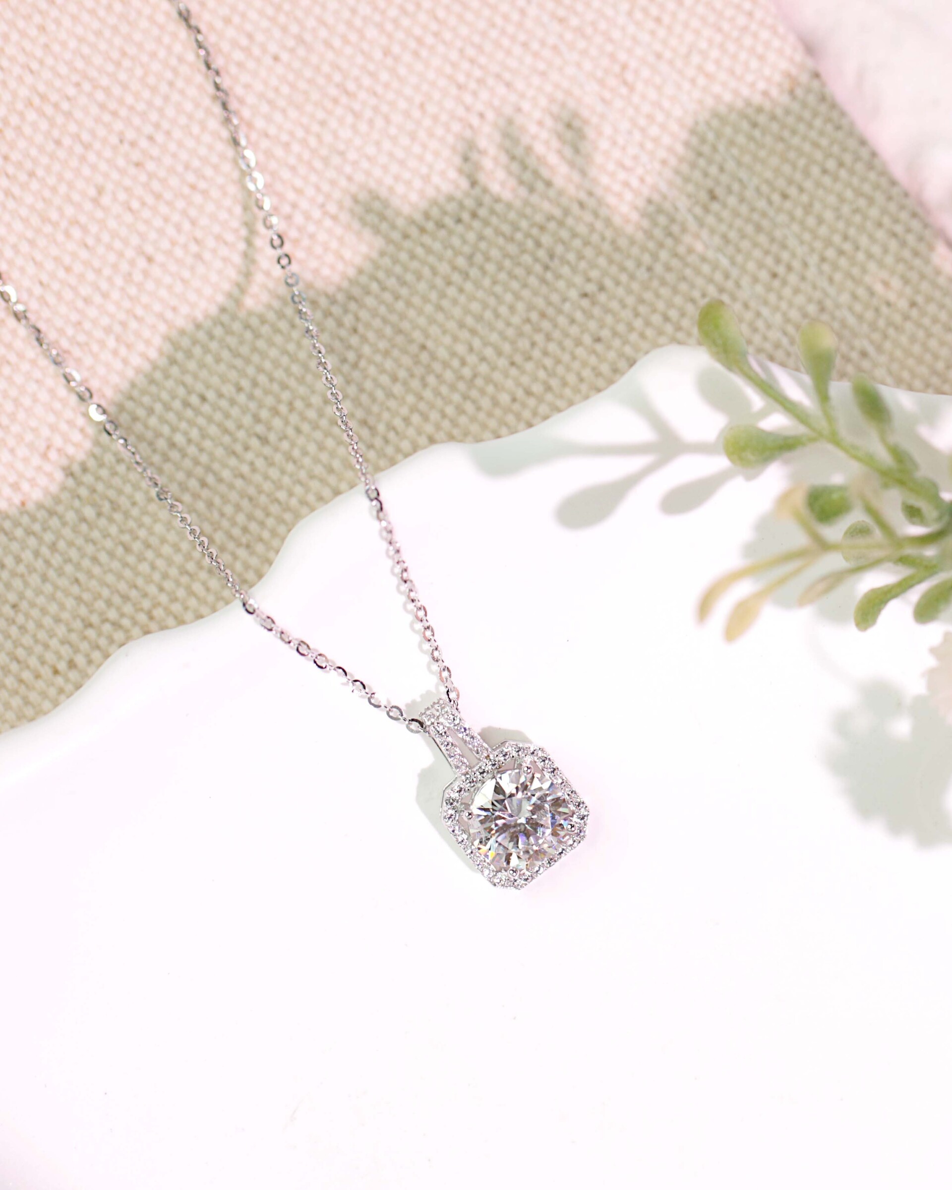 moissanite-soft-square-halo-925-silver-necklace-0346-02