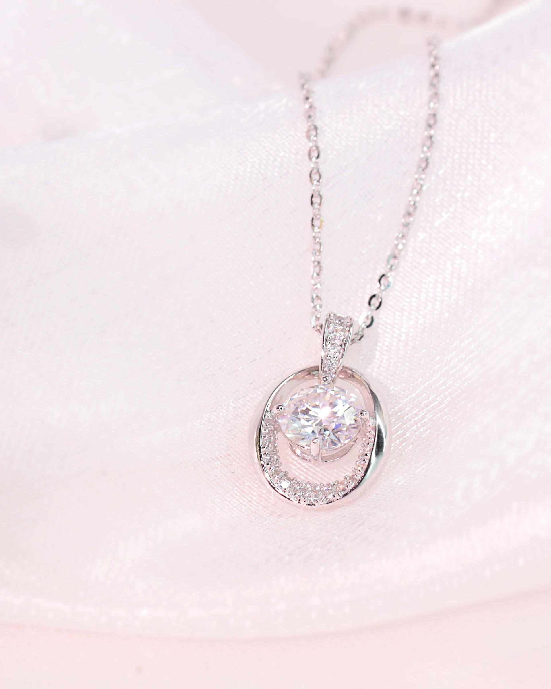 Moissanite-waterdrop-frame-925-silver-necklace-0351-04