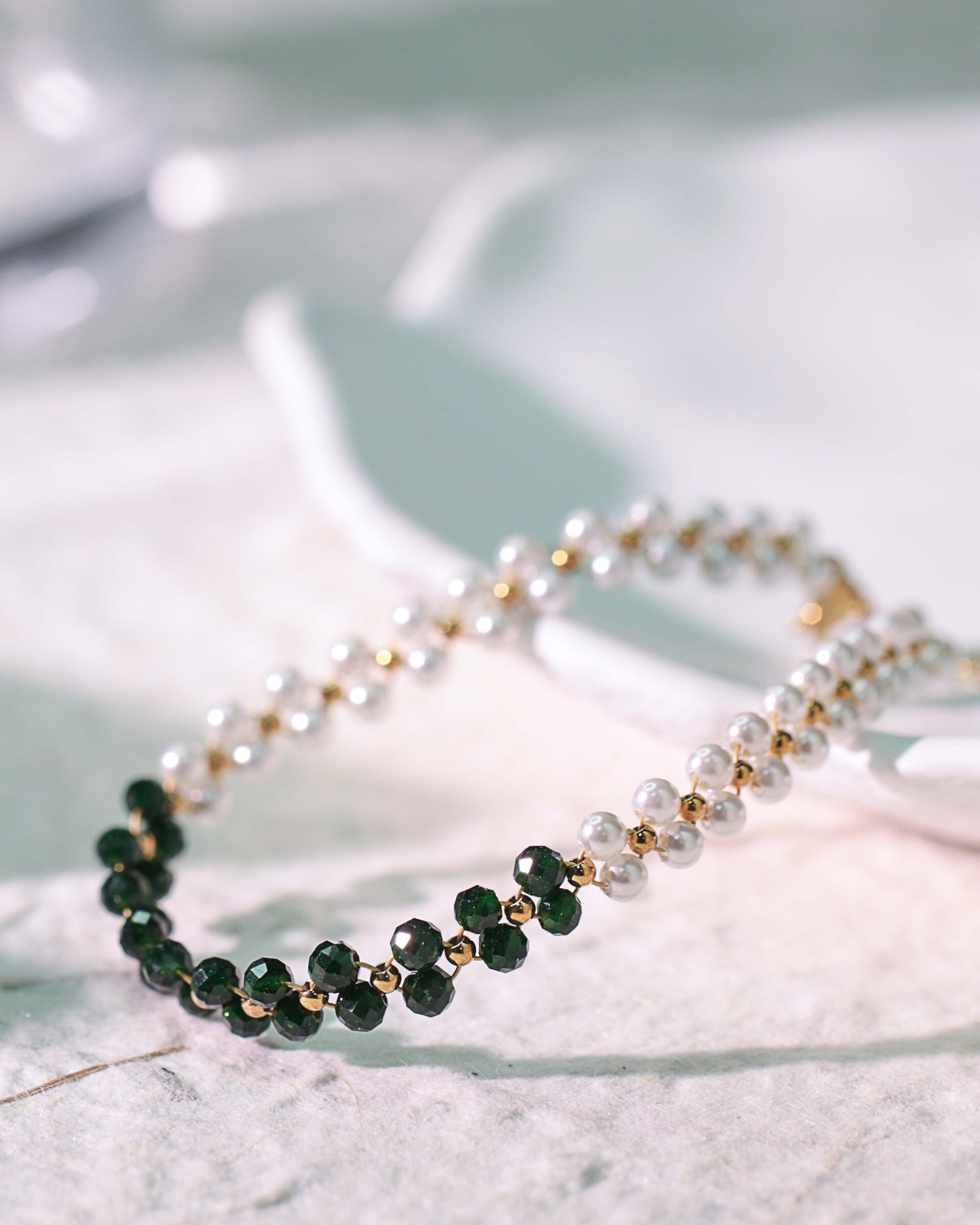 center-gemstone-pearl-stainless-steel-bracelet-B2289-3mm-Green-Goldstone-03