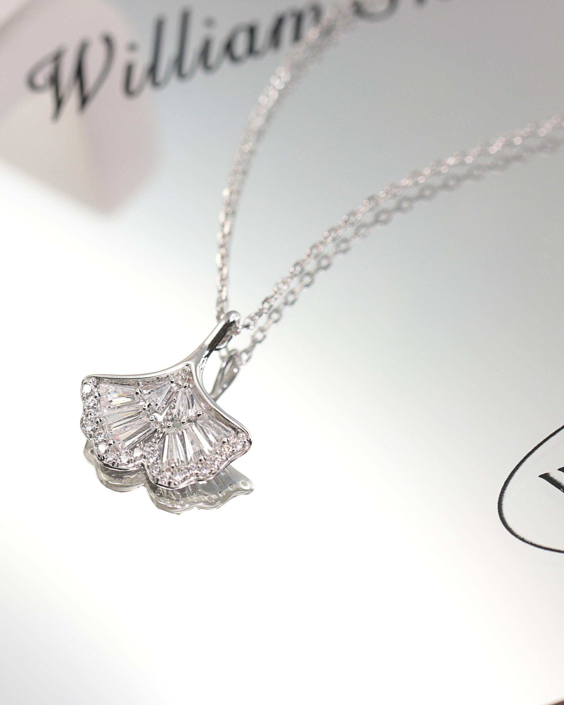 ginkgo-leaf-silver-necklace-04
