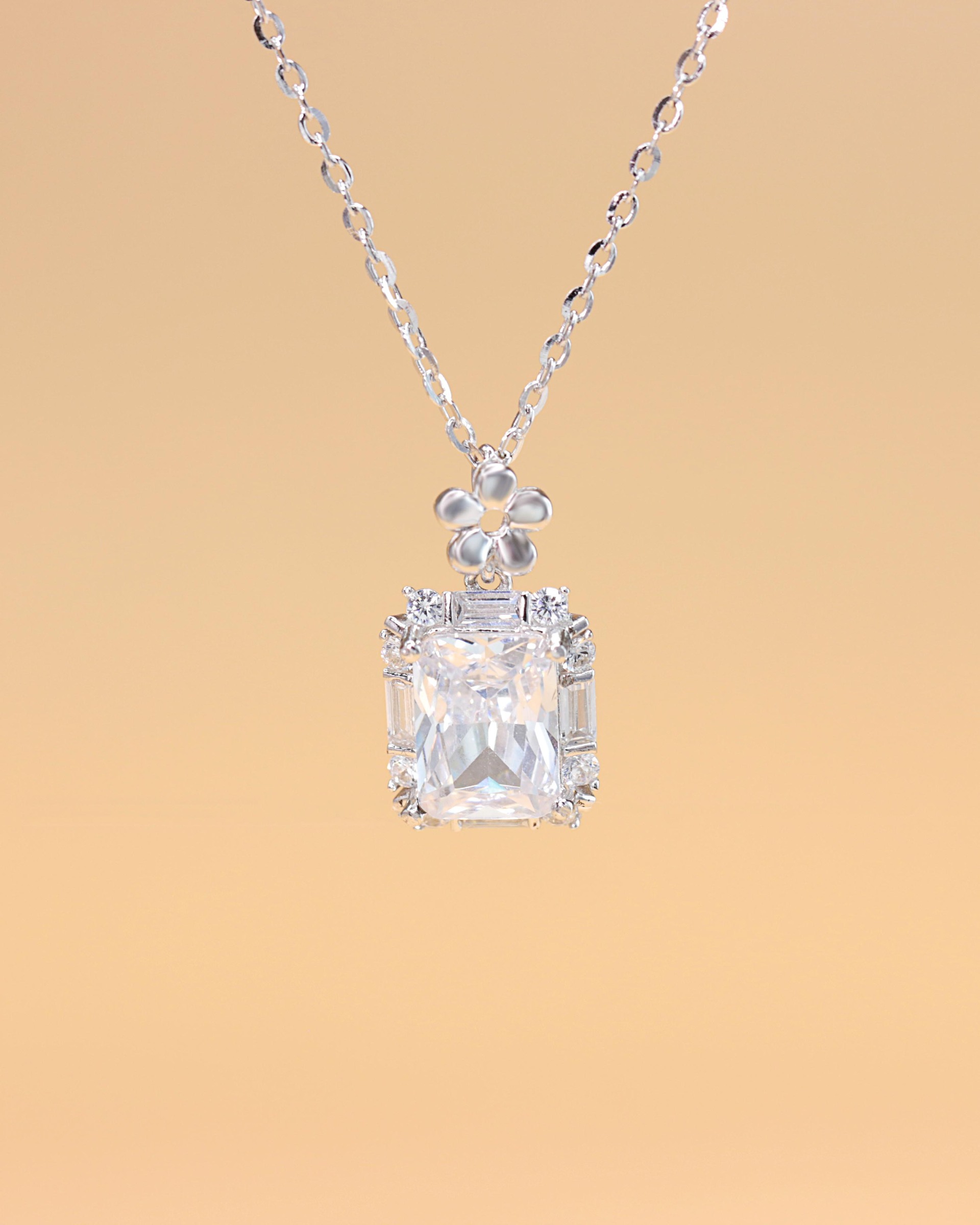 square-flower-silver-necklace-01