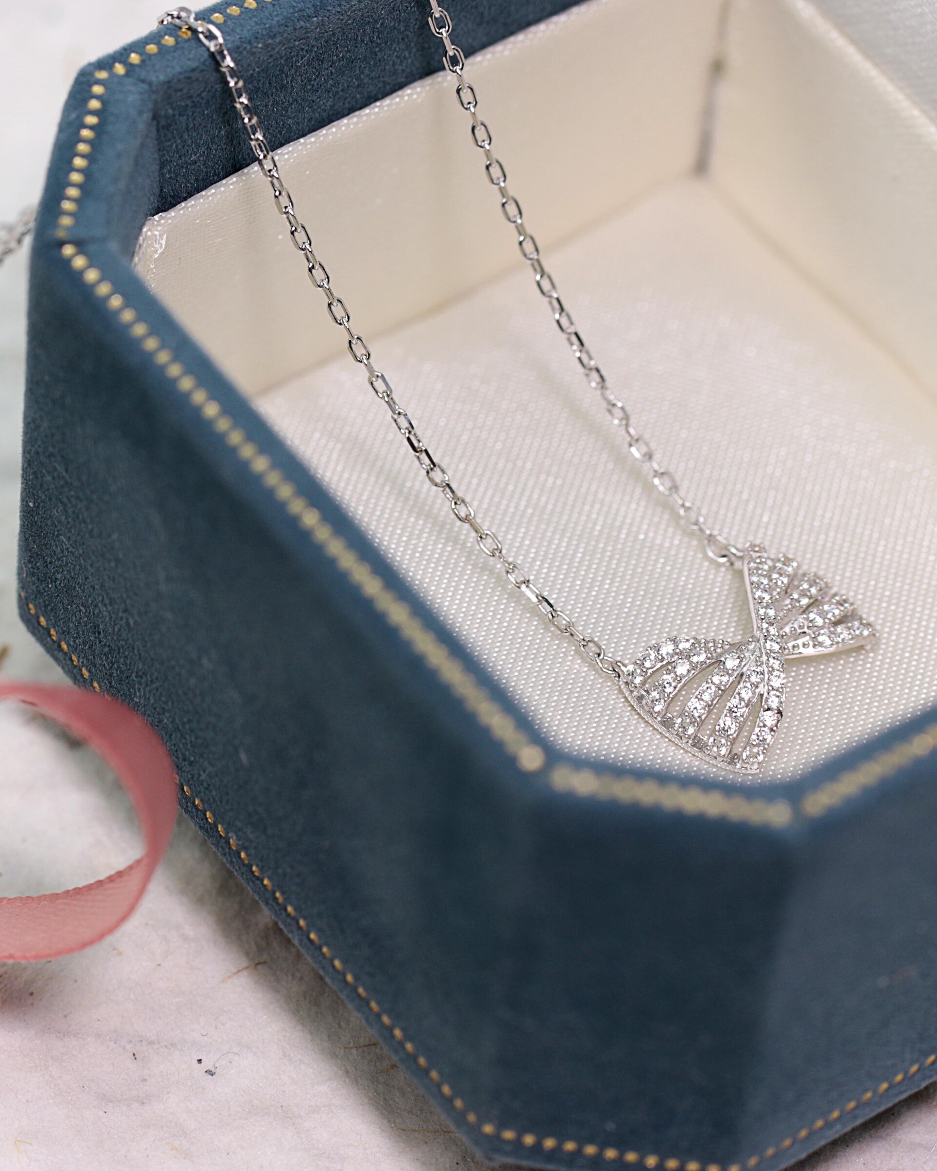 silver-bow-knot-necklace-05