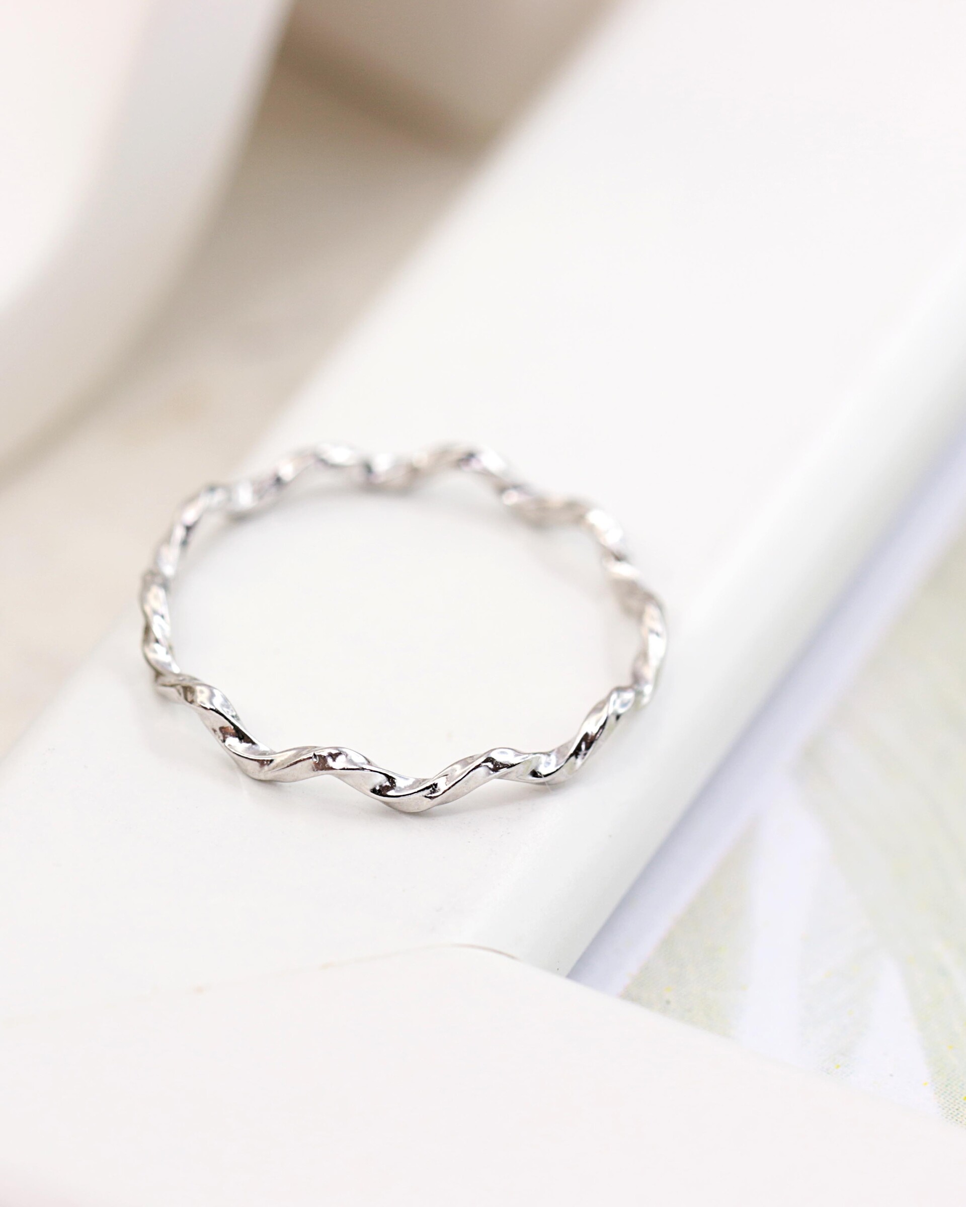 double-twist-ring-silver-05