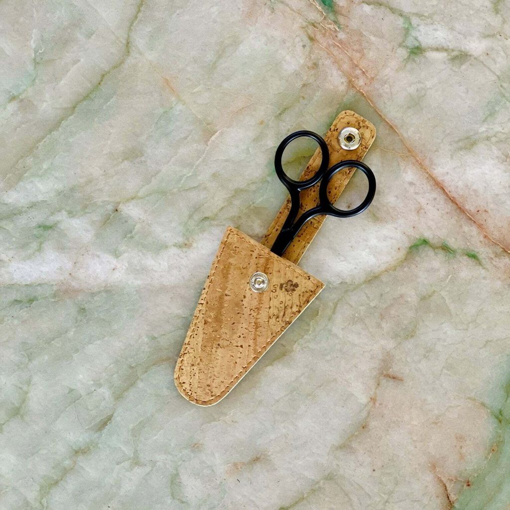 cork-scissors-sheath-withscissors