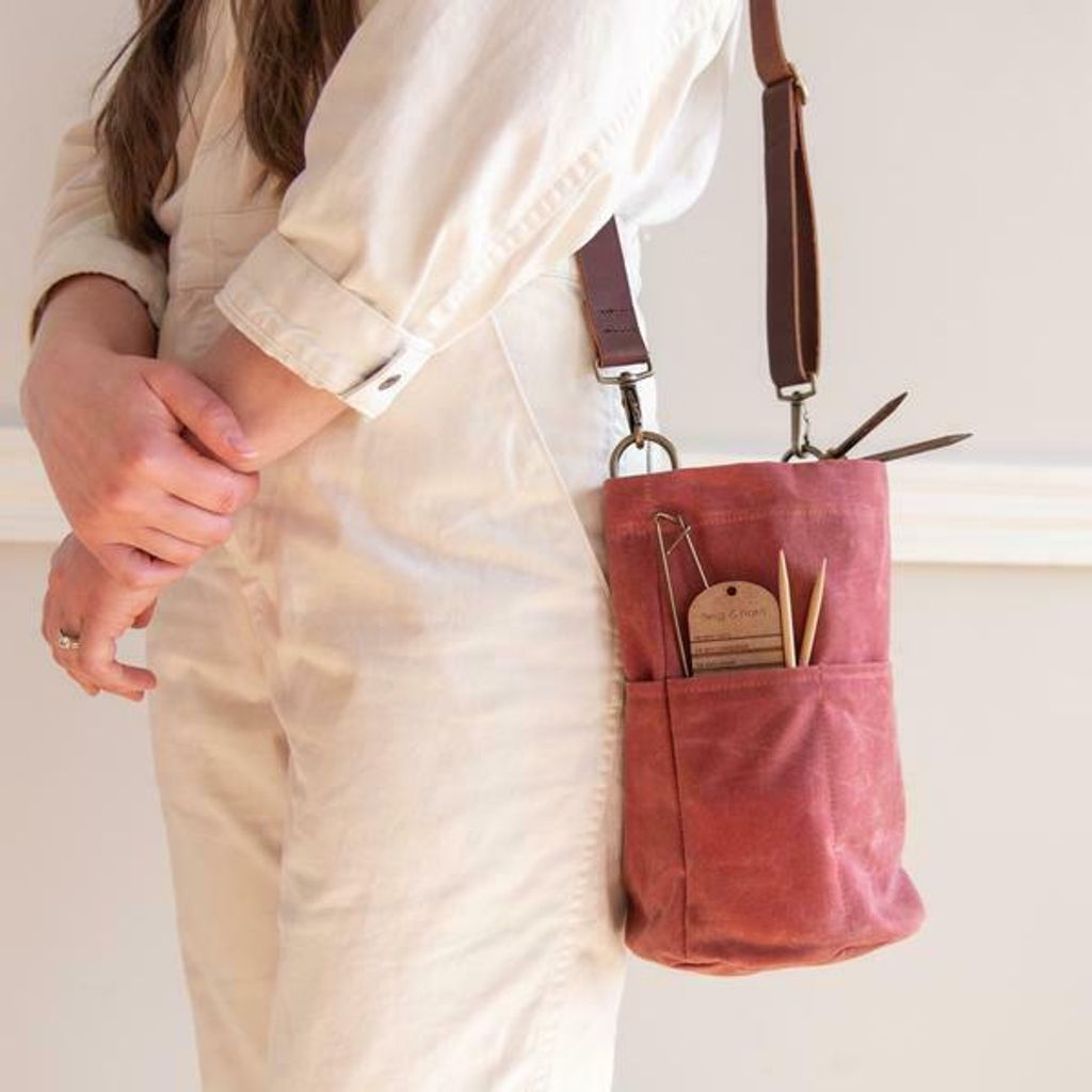 CranberryBucketBag_08_grande.jpg