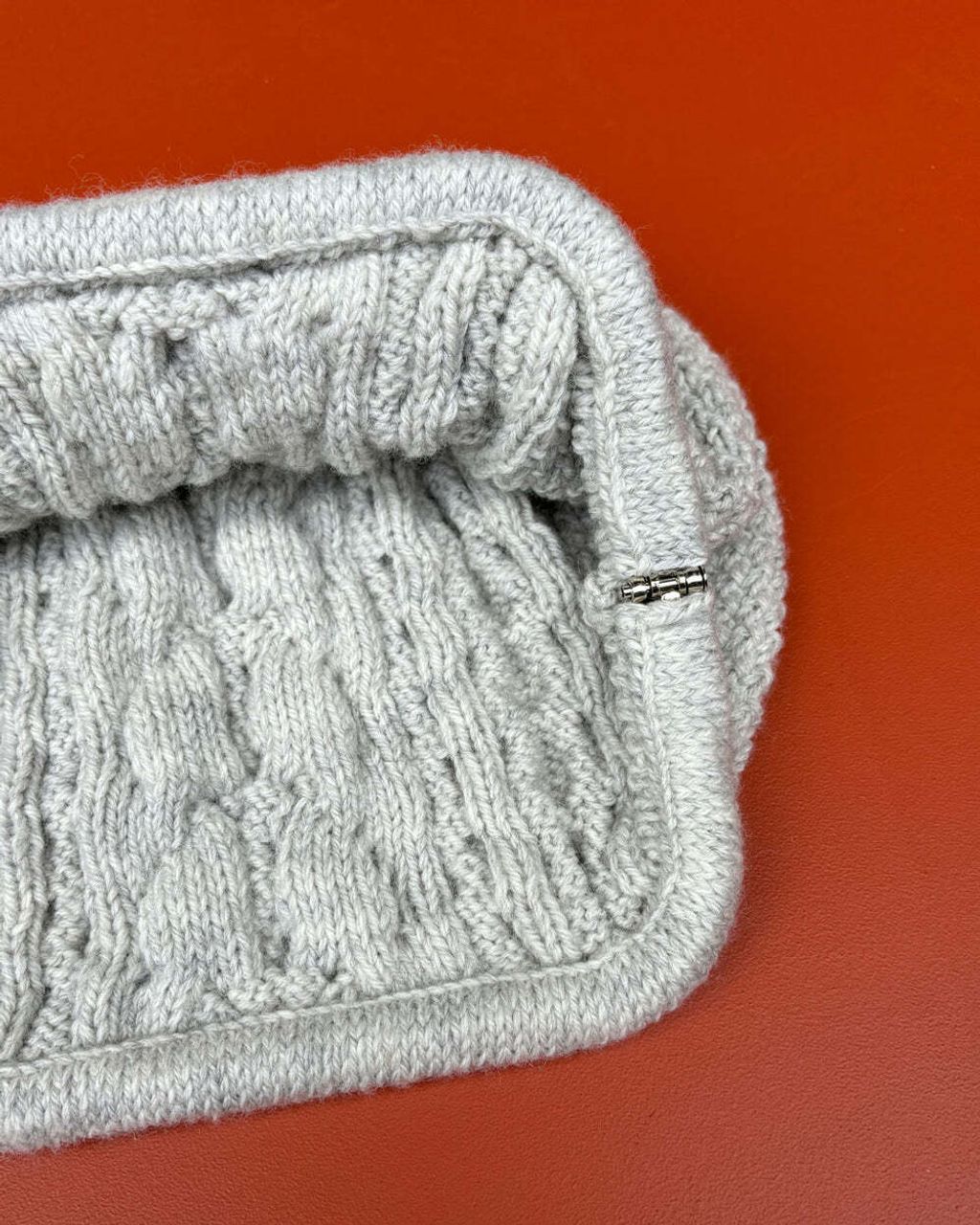 Kit_Couture_Bastholm_Clutch_Wintergrey_Detail_1000x