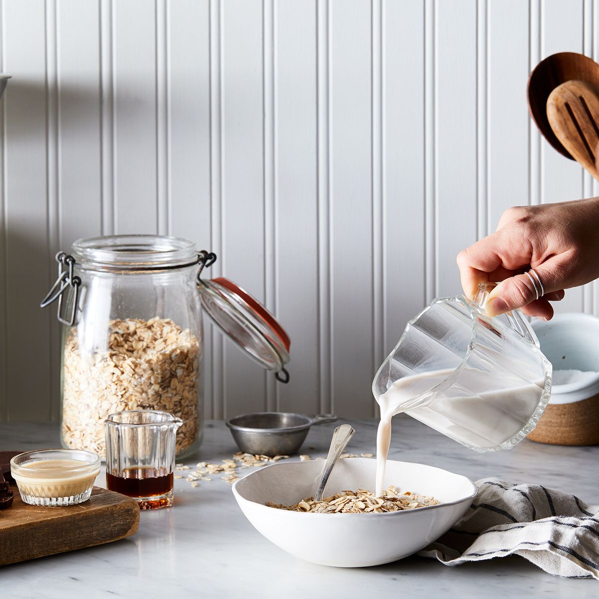 7b086ea0-4d66-4ee1-a941-60319ddbeb0b--2018-0214_tahini-chocolate-overnight-oats_3x2_julia-gartland_6242.jpeg 7b086ea0-4d66-4ee1-a941-60319ddbeb0b--2018-0214_tahini-chocolate-overnight-oats_3x2_julia-gartland_6242.jpeg