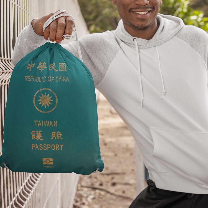 drawstring_passporttw1.jpg