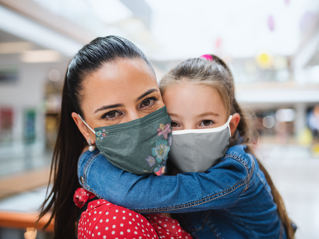 face-mask-mockup-of-a-little-girl-hugging-her-mom-44608-r-el2.png