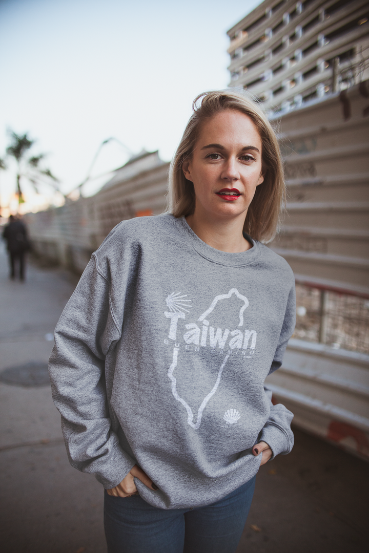 heathered-sweater-mockup-featuring-a-blonde-woman-23988