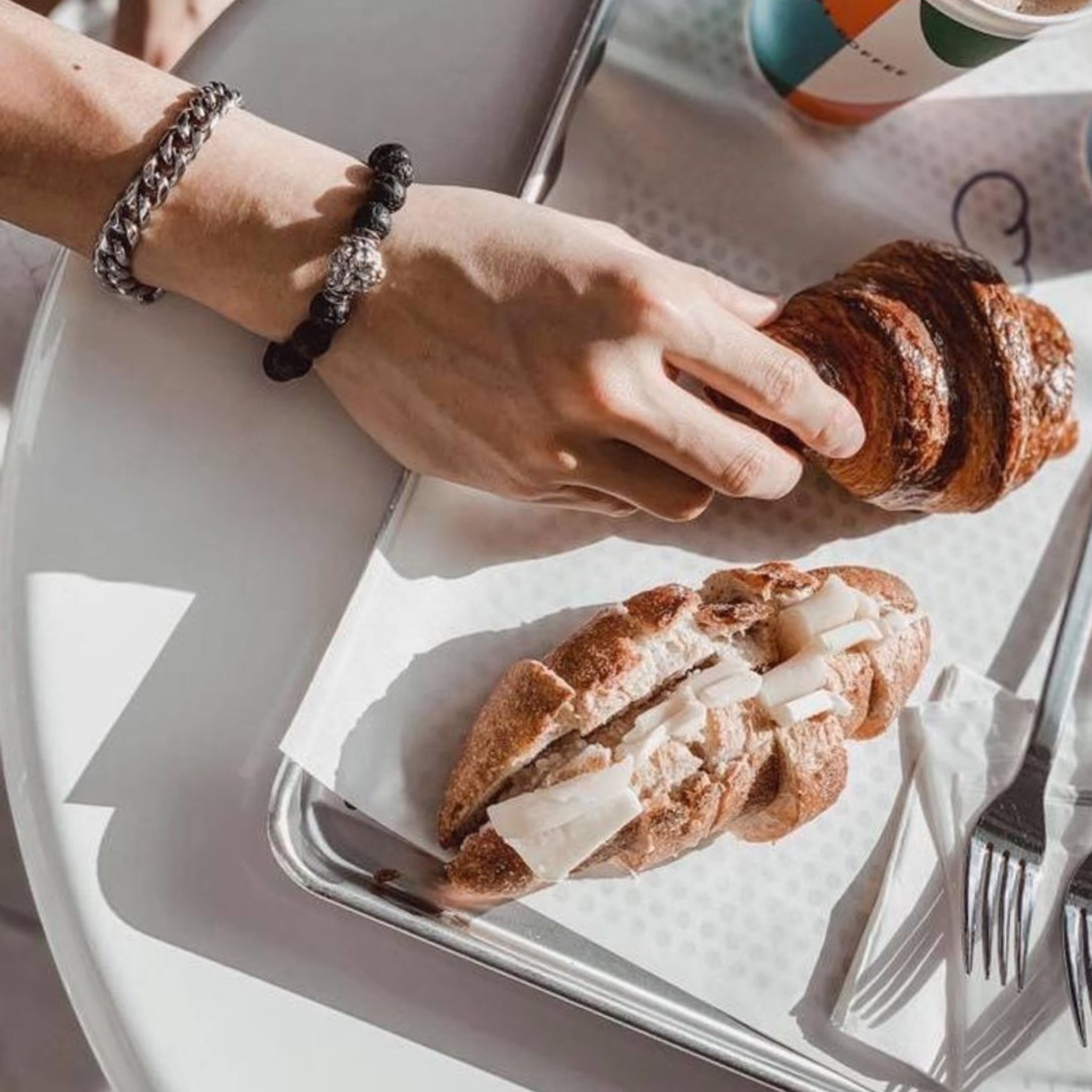 E373708B-13FD-4CA4-9D14-51B54E7E083A