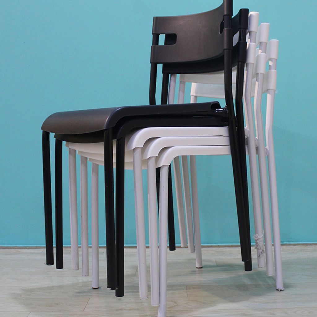 square chair 1.jpg