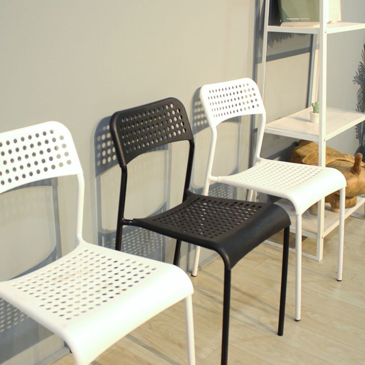 hole chair.jpg