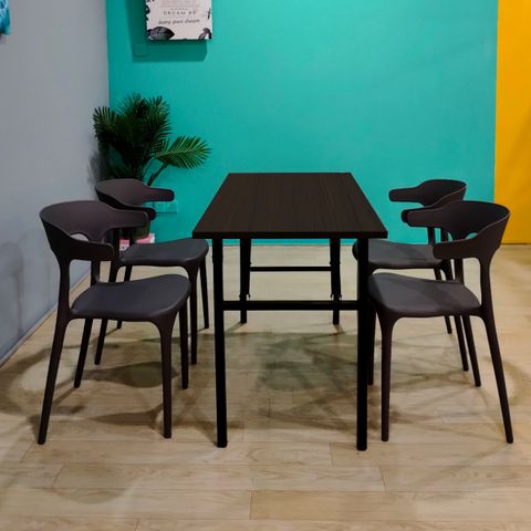 black walnut - black.jpg