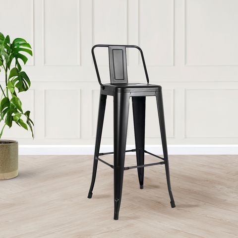 leo chair.jpg