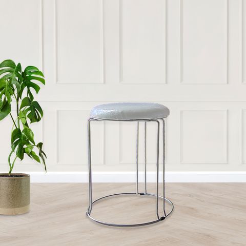 chess stool - white