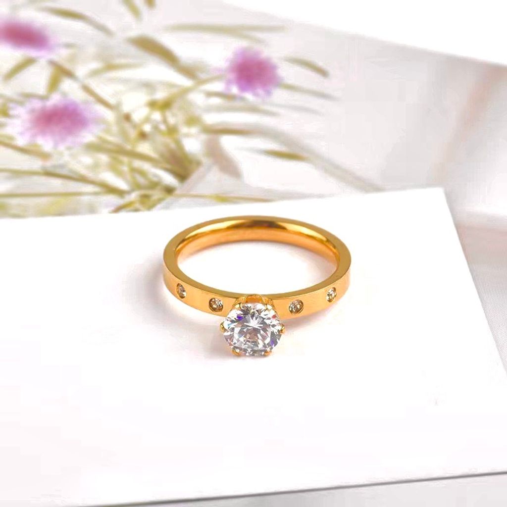 Royalty Gold Stud Ring 8