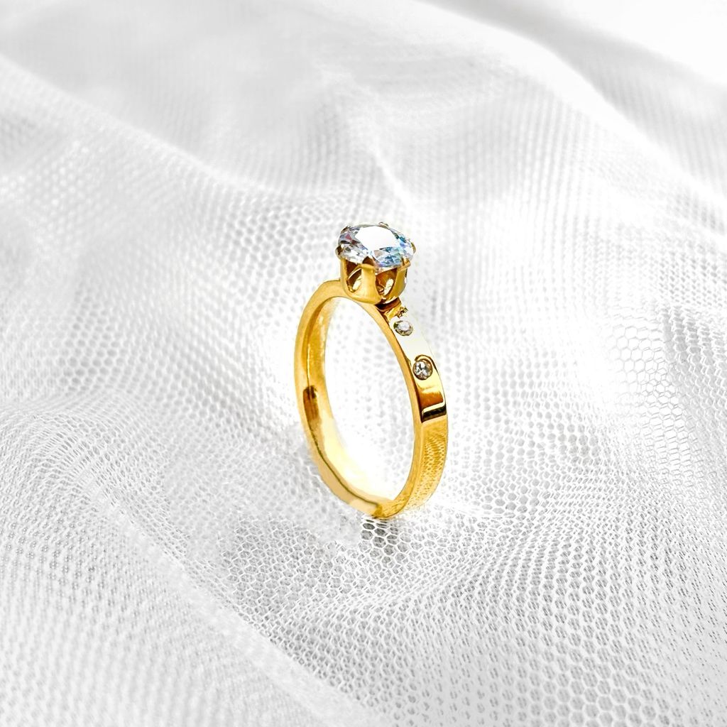 Royalty Gold Stud Ring 2