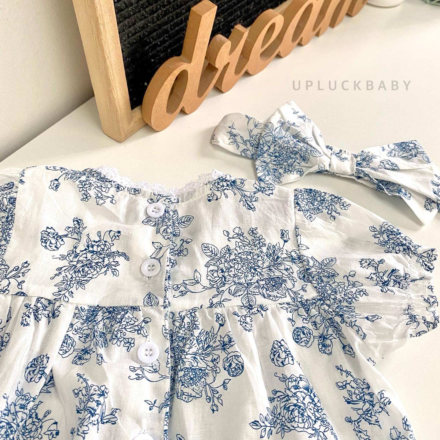 CACF0B12-9020-47E6-A42E-6912F7BF2356