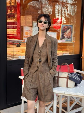 68EDEEEF-EED6-4D2E-964E-8C7F873C9C17_4_5005_c