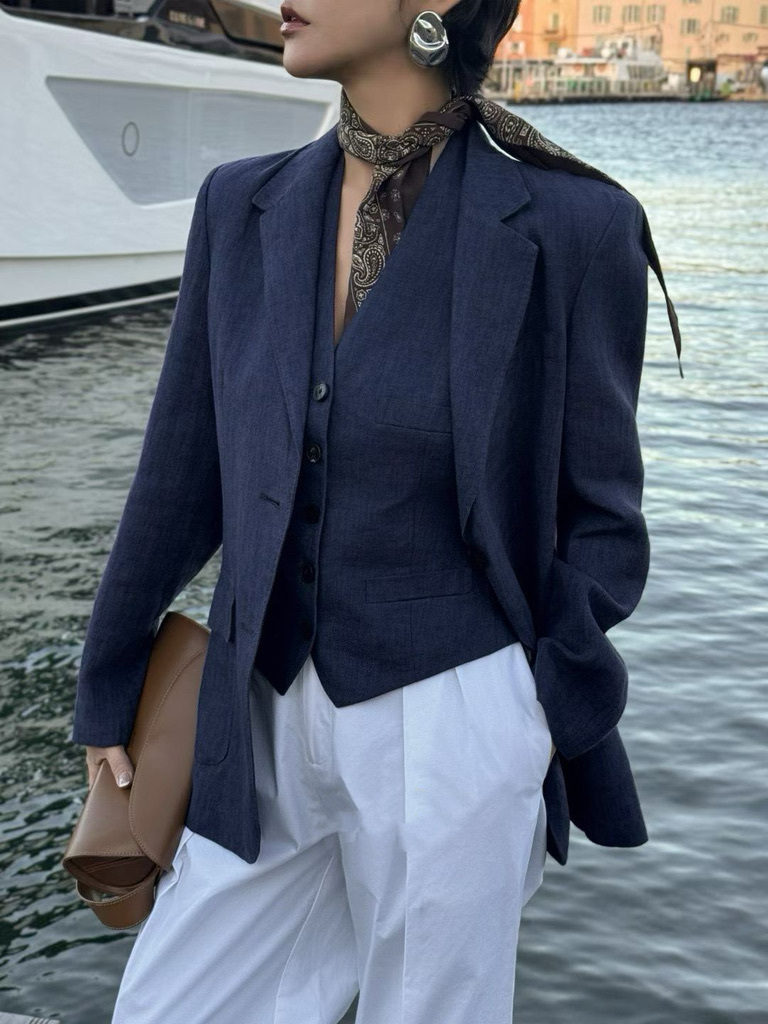 4CB9155C-AF58-47AA-9AF1-280506D1FD65_1_105_c