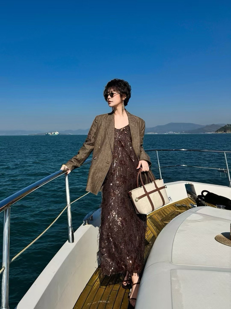 5E7FA06F-7C1A-45A3-AF48-A36BB2D0BE83_1_105_c