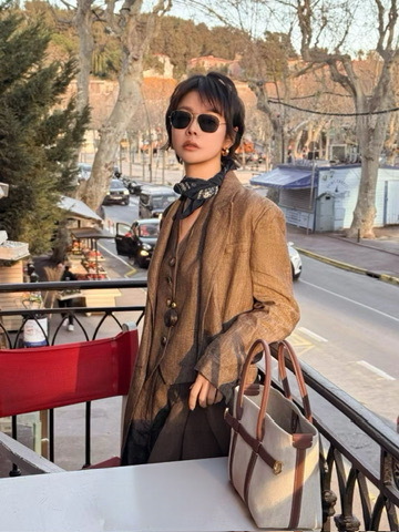 7C267BCC-C4DB-4CF6-B19F-8D21DDB4B80E_4_5005_c