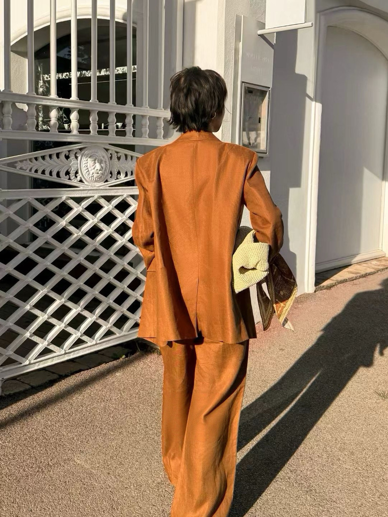 10534D95-0AD8-40E9-9EEF-A7A7B88BA3D1_1_105_c