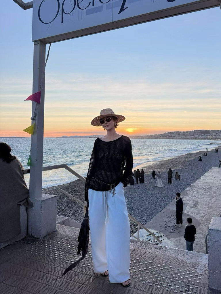 1251DED1-CEDD-4950-817A-9704F0B9B51A_1_105_c