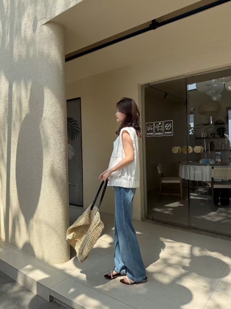 B1FE54B9-20A9-4126-9C36-CF4380BD3AC4_1_105_c