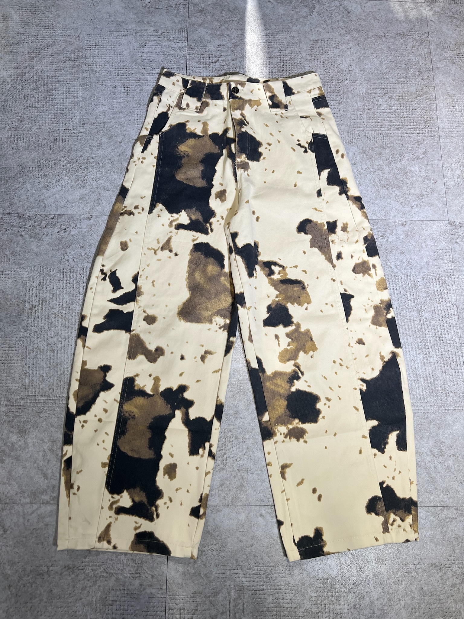 CFA47973-BAC1-4BCB-8F50-1E3001C56155