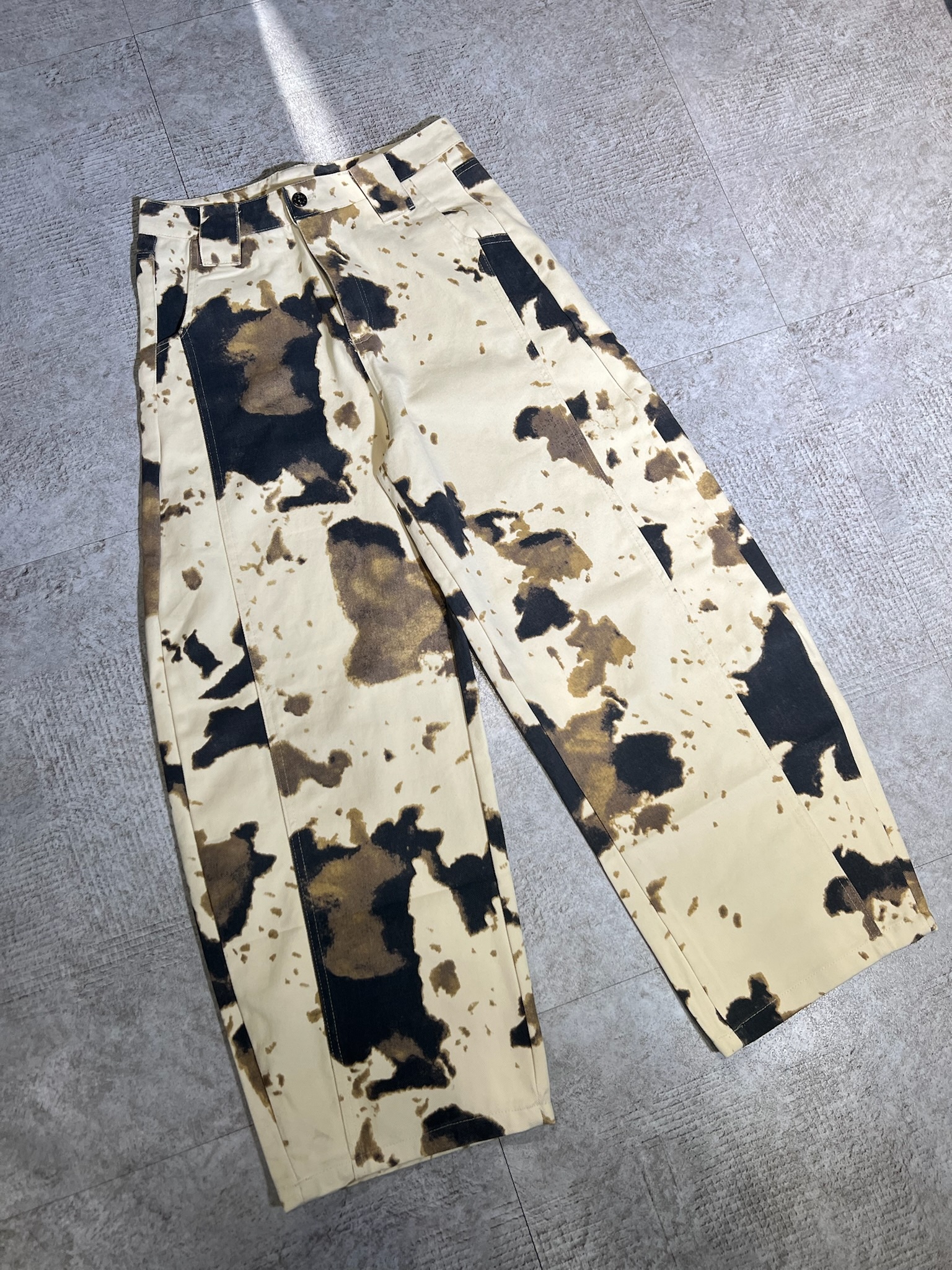 B495DDB0-13CB-41CE-858E-232B86DF2DF9