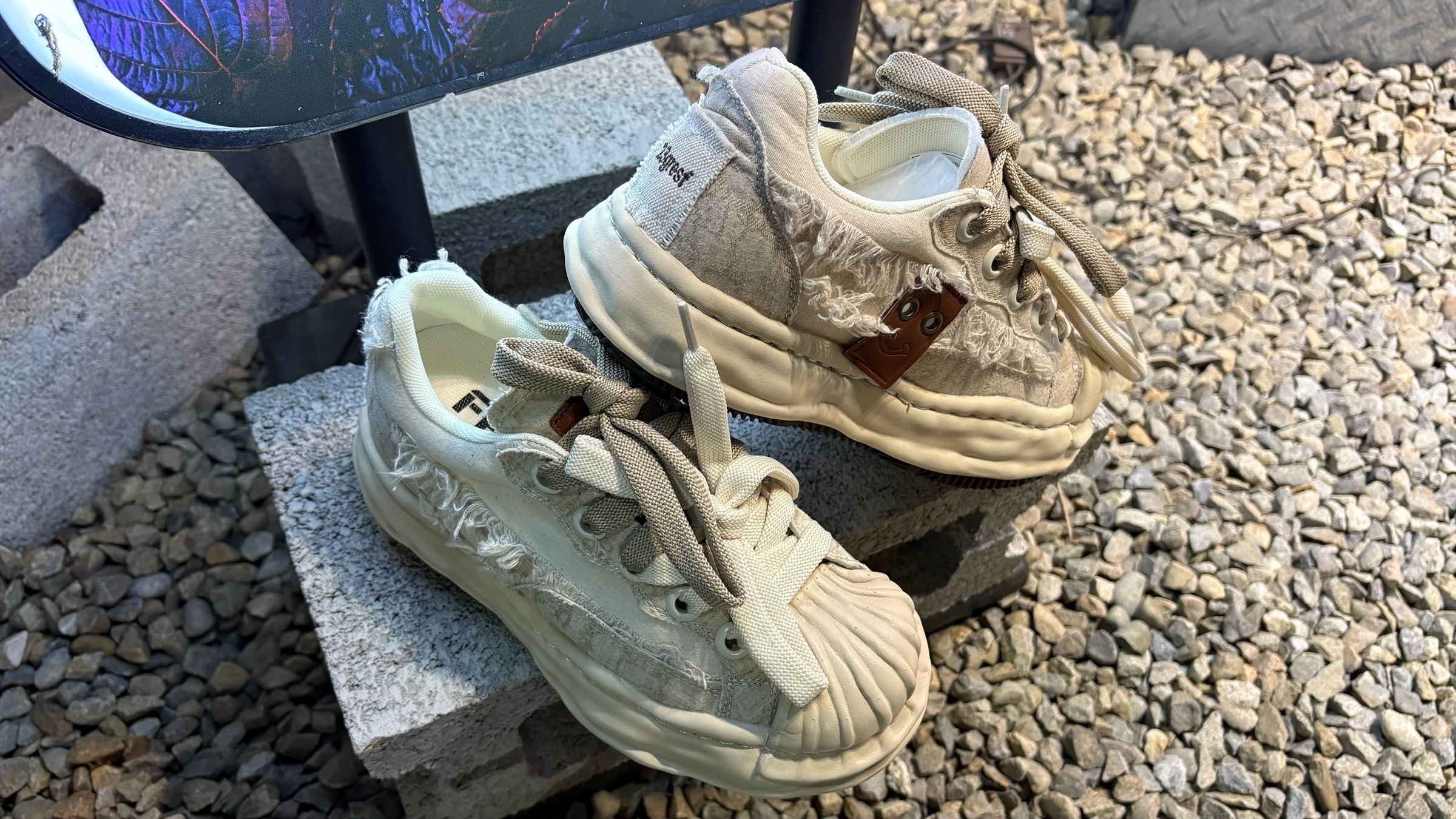 CAF440D4-0353-4B87-AB9A-B670A0F9DF3E