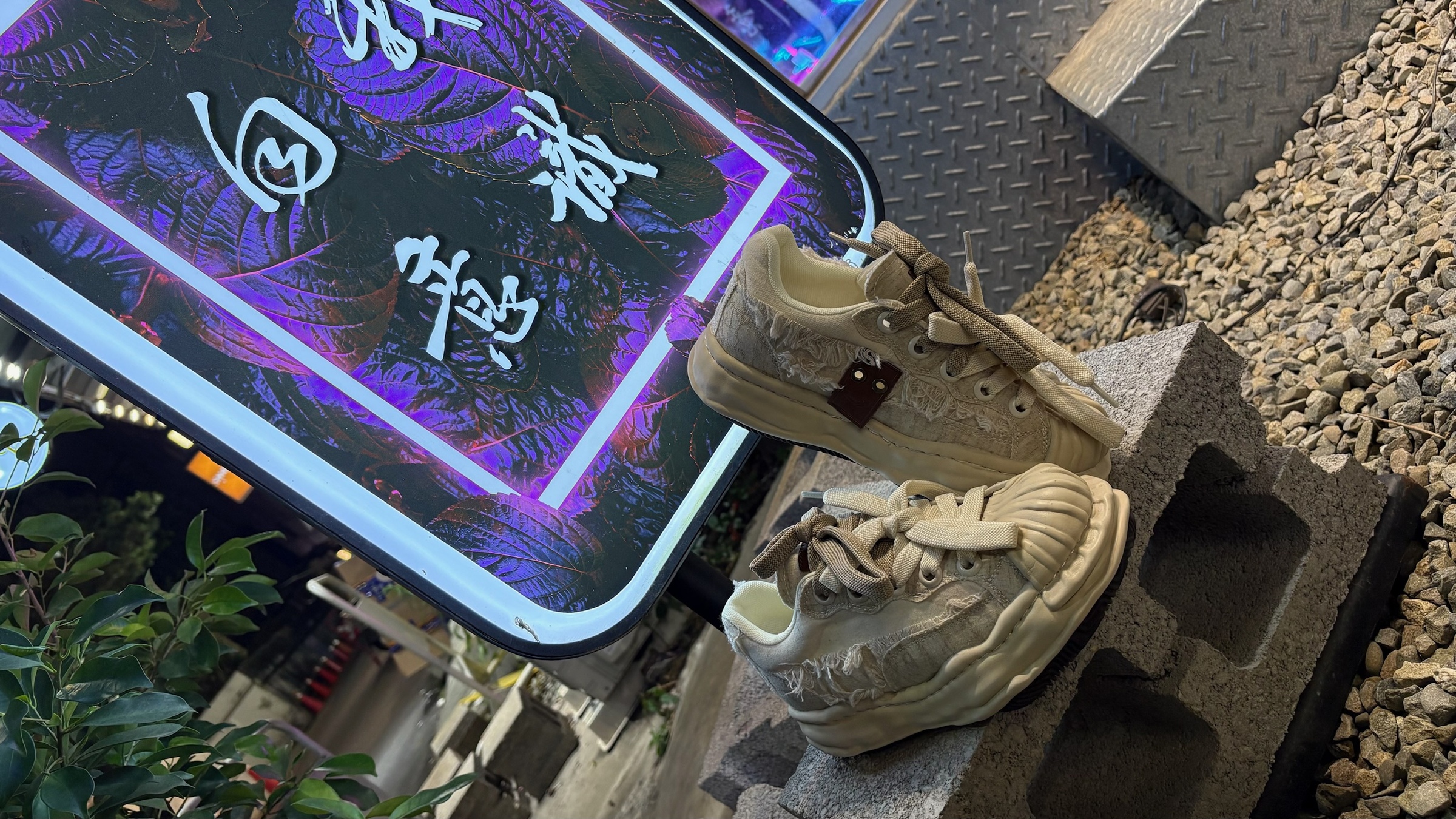 4DF96507-FC10-4F7E-AAD5-6F5602F56172