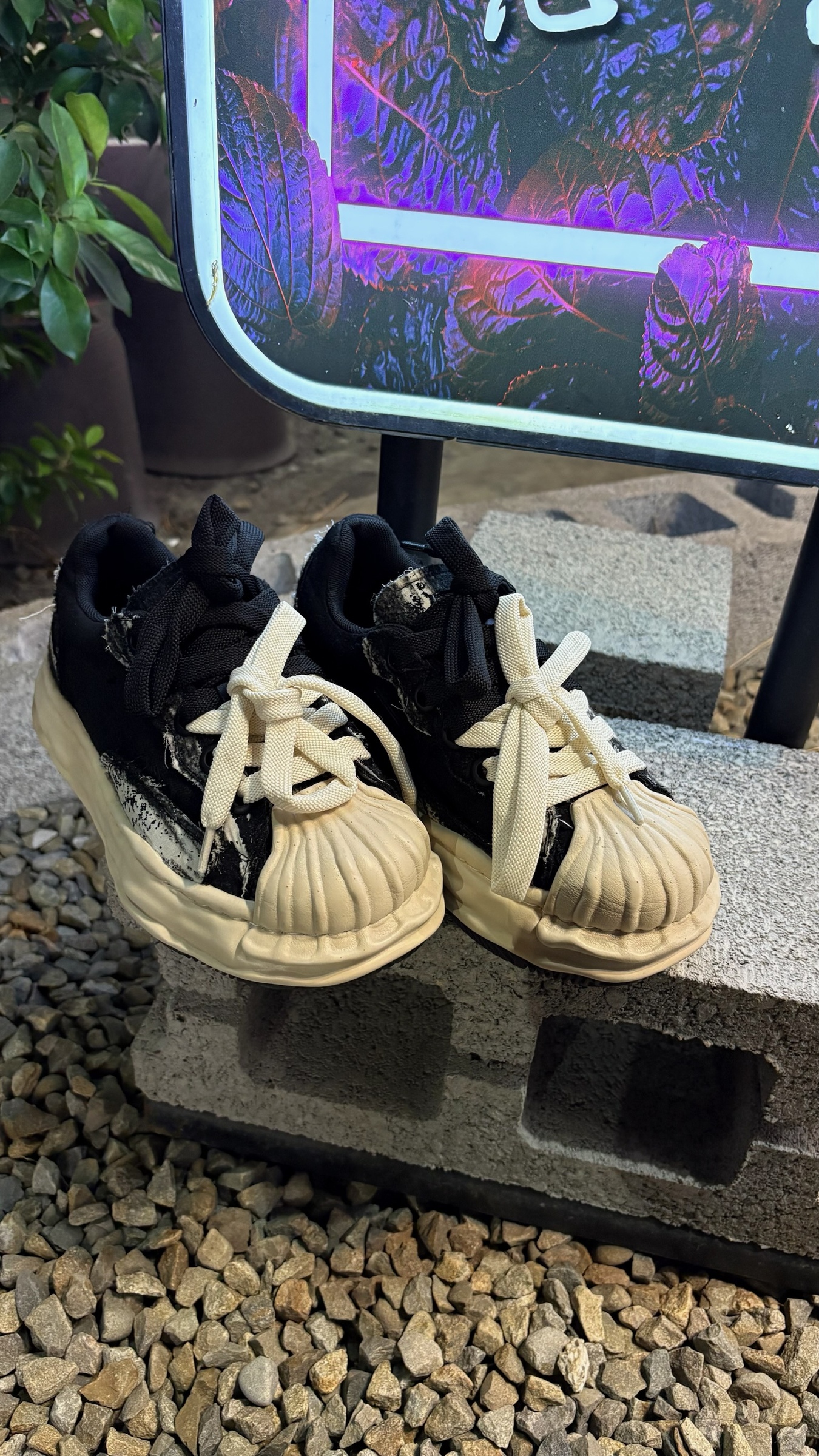 BBA0C3CC-4D64-47B1-9312-1B2821AD83CE