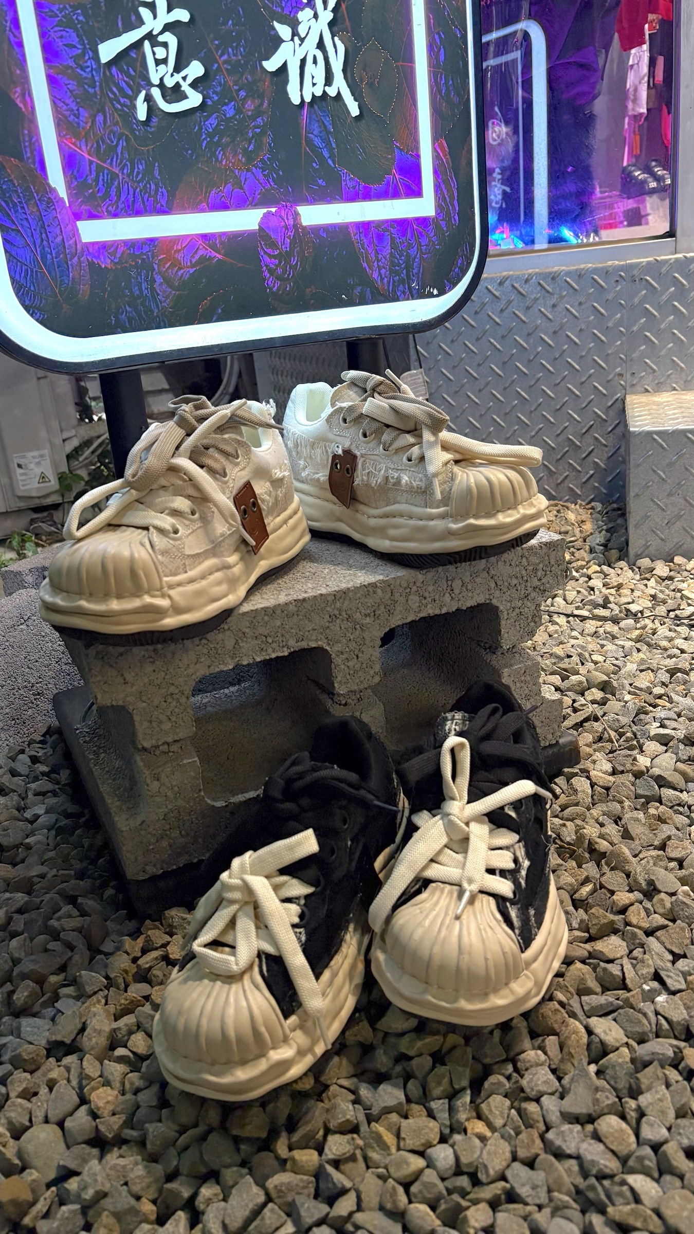 32AF24C4-0F95-44F2-A701-80B68D534E7C