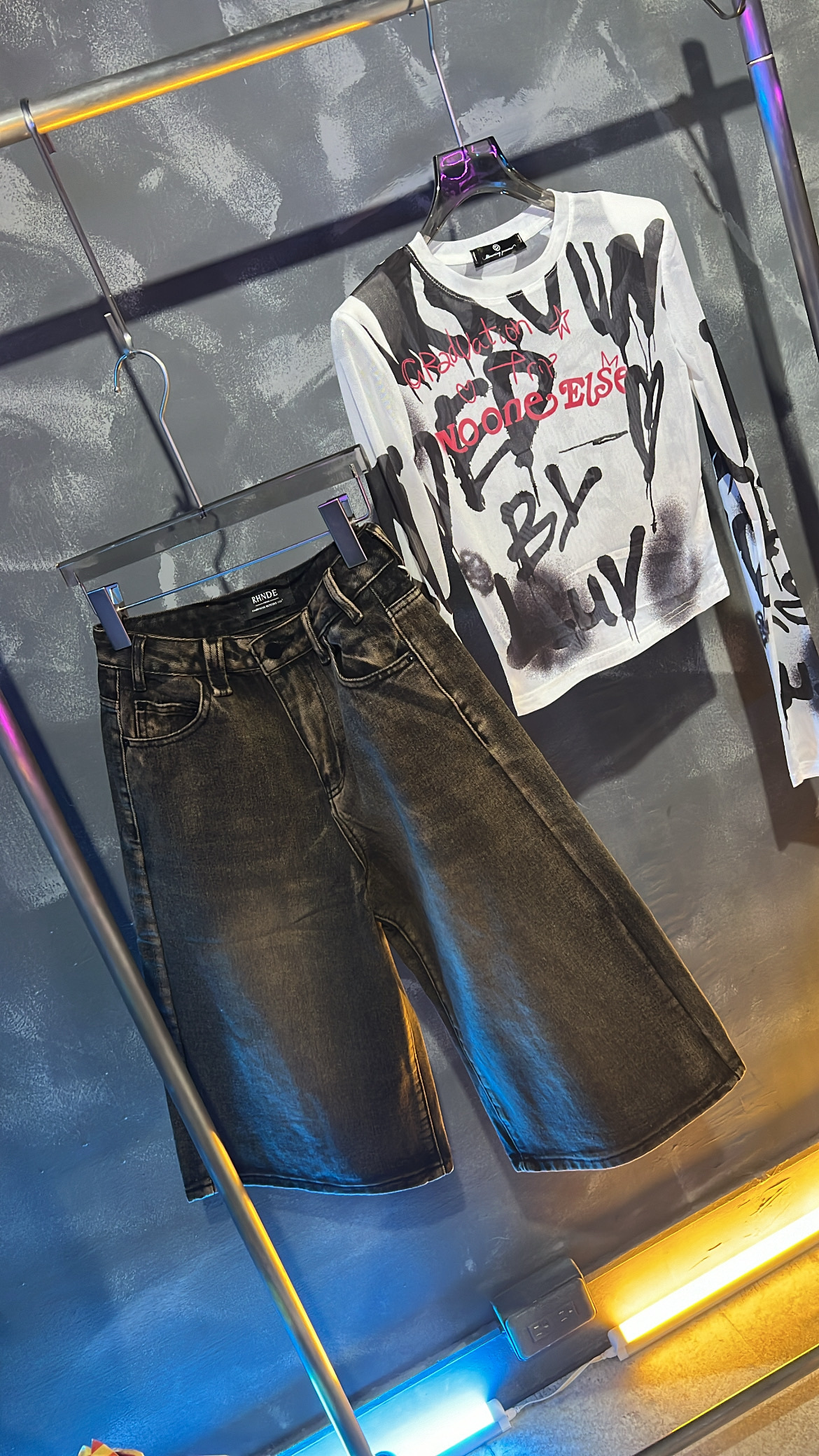 B71ED560-EE6B-4E63-8CB3-44BAA34A6960