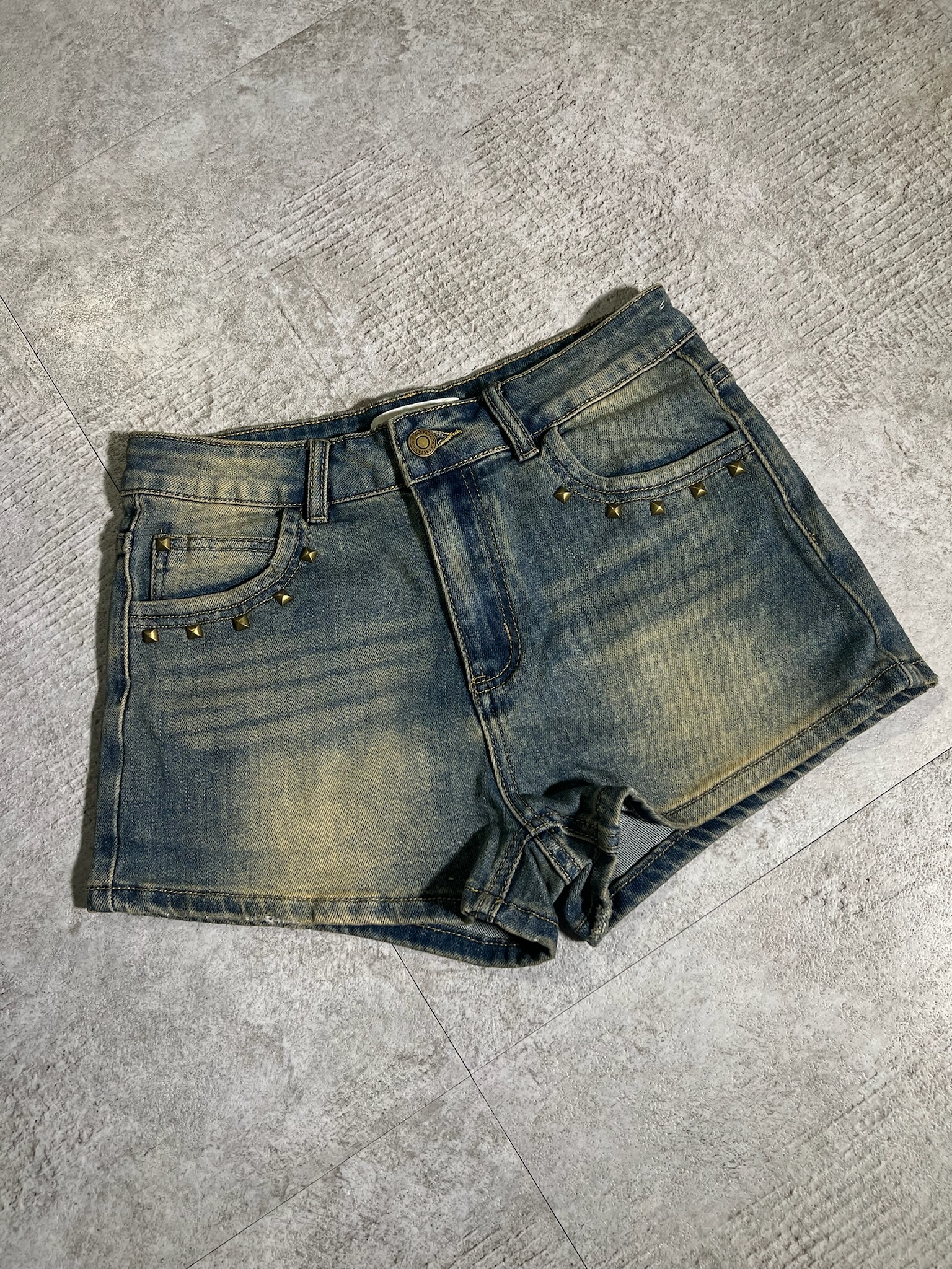 0174EAB4-8E96-4A76-8465-E38D326D8CE7