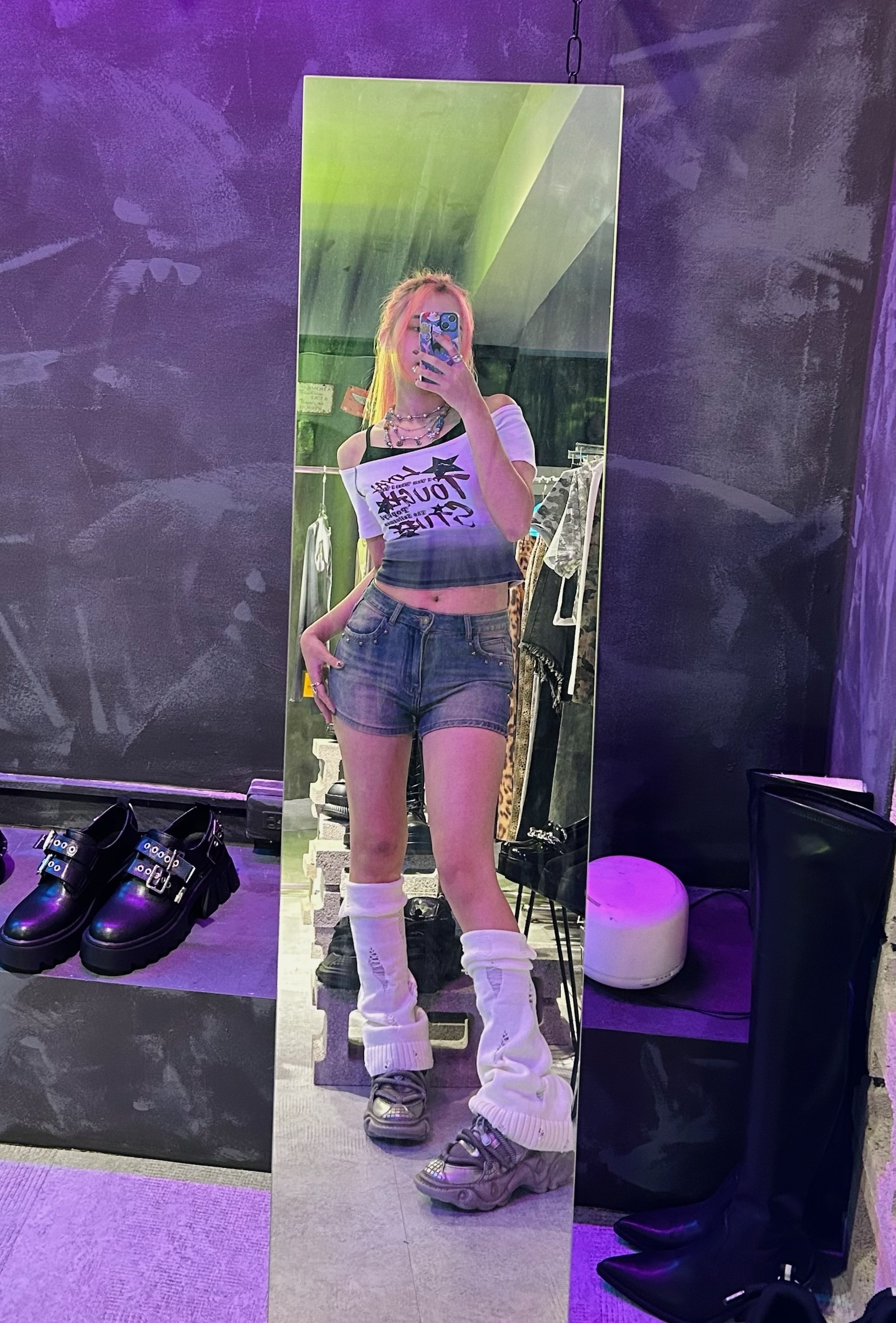 E84EAD94-28F7-4ADB-BC86-D09A0FB4766D