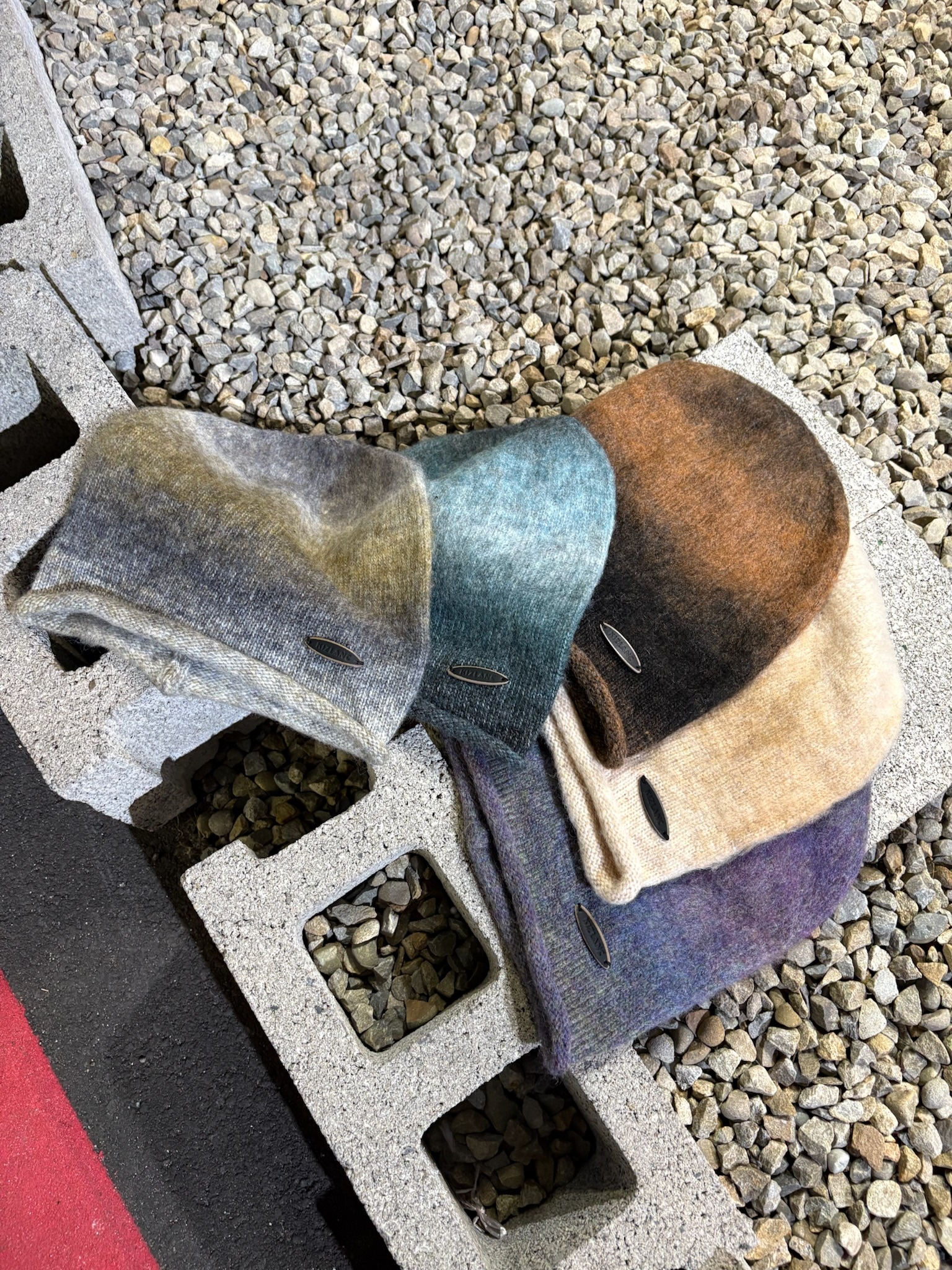 B917B175-FD15-4D05-8A7D-354AF7258DA4