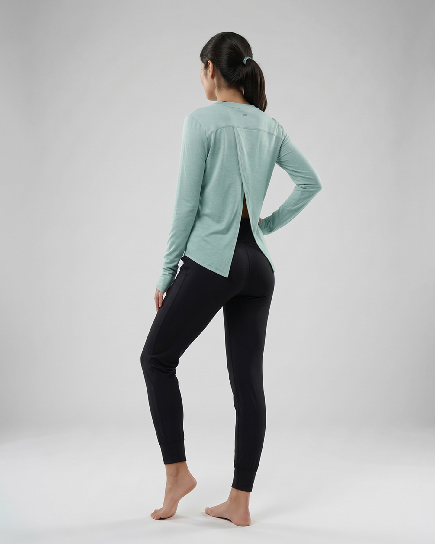 黑Breeze_Jogger_+_象牙Luna_1.jpg_2K_20261001143914