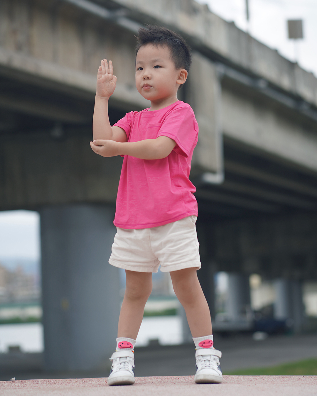 Kids Tee 螢光粉2