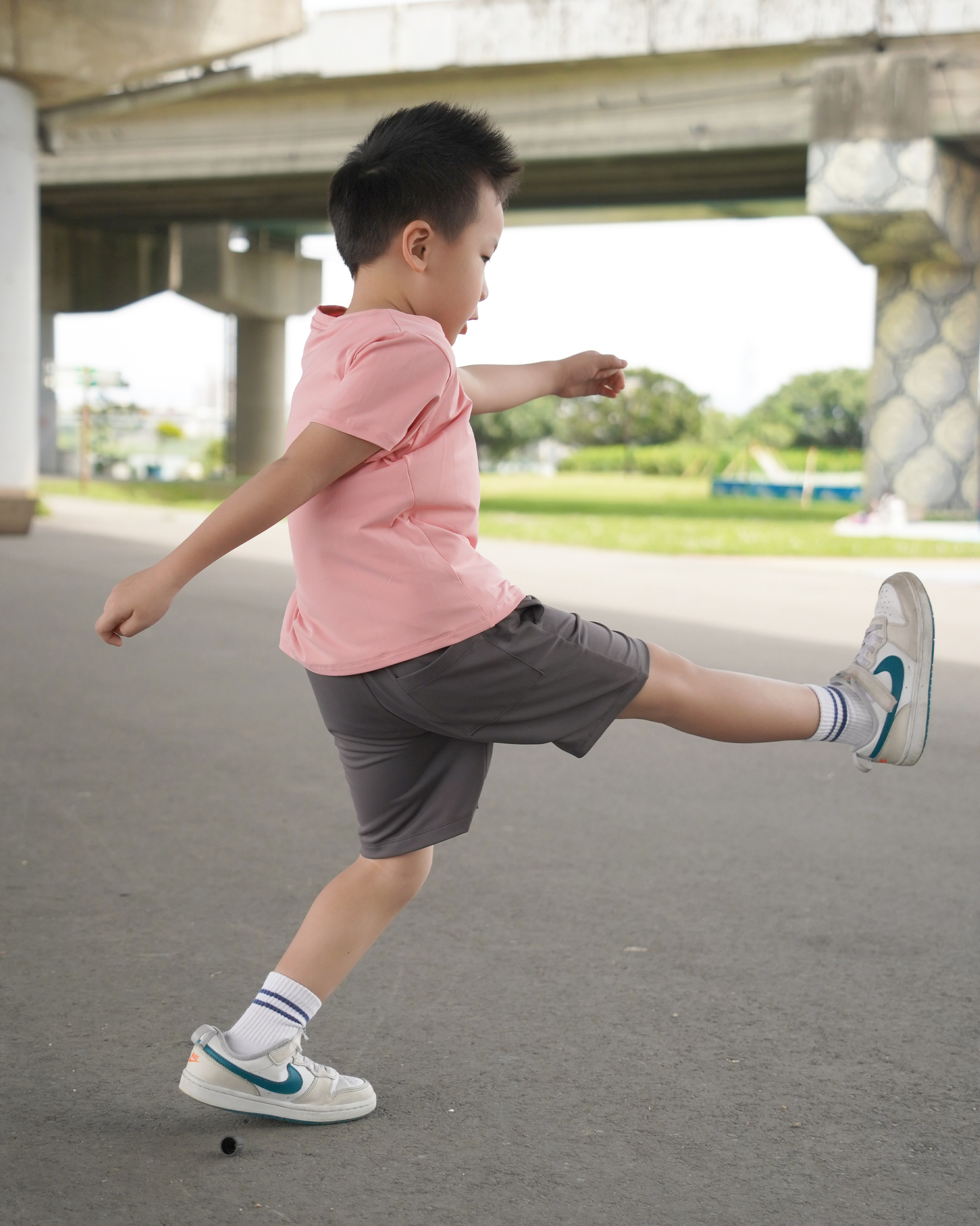 Kids 短褲 煤灰+粉T 2
