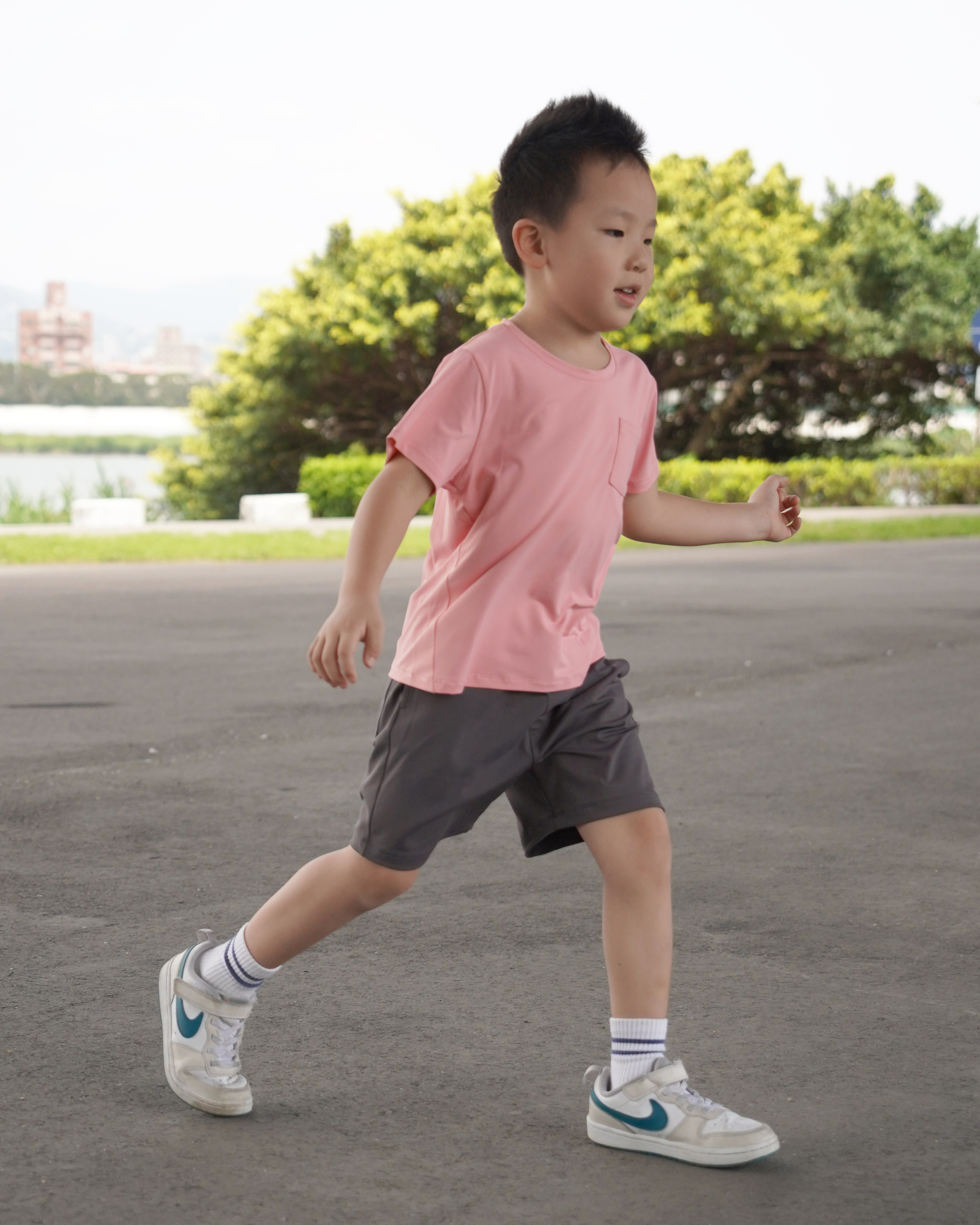 Kids 短褲 煤灰+粉T 3
