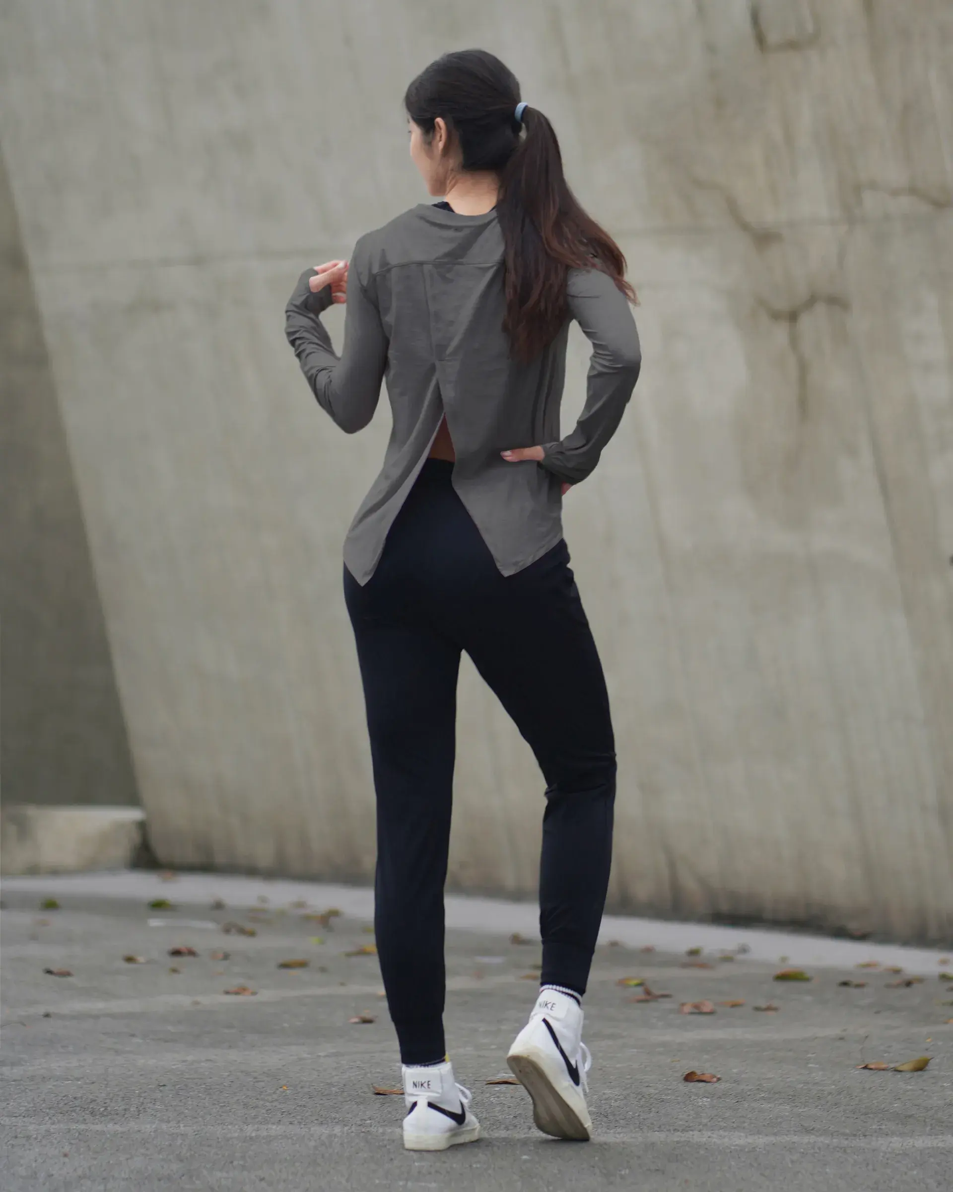 黑Breeze Jogger + 炭灰Luna 1