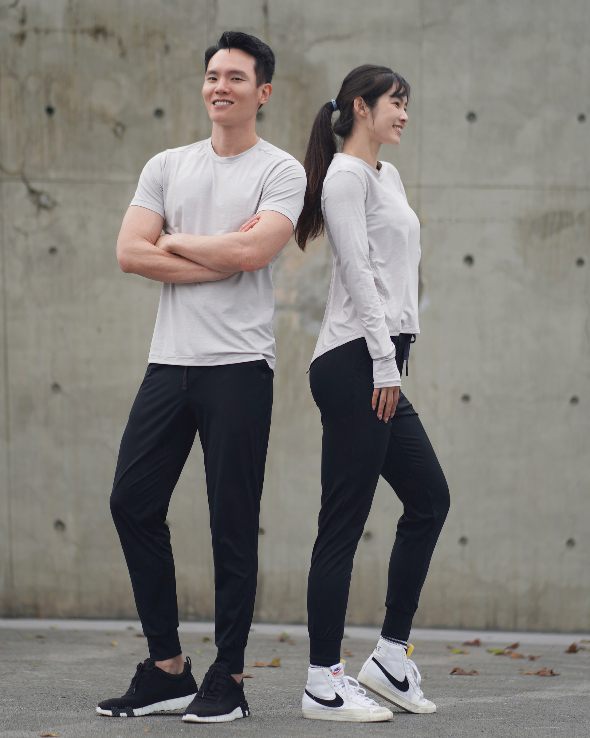 黑Breeze Jogger + 象牙上衣合照