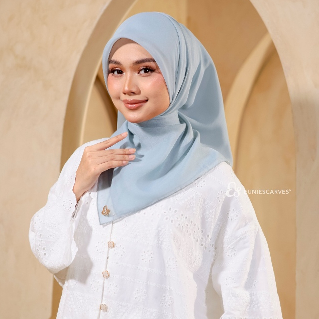 my-11134207-820la-mkq5jsmn5kw4a2