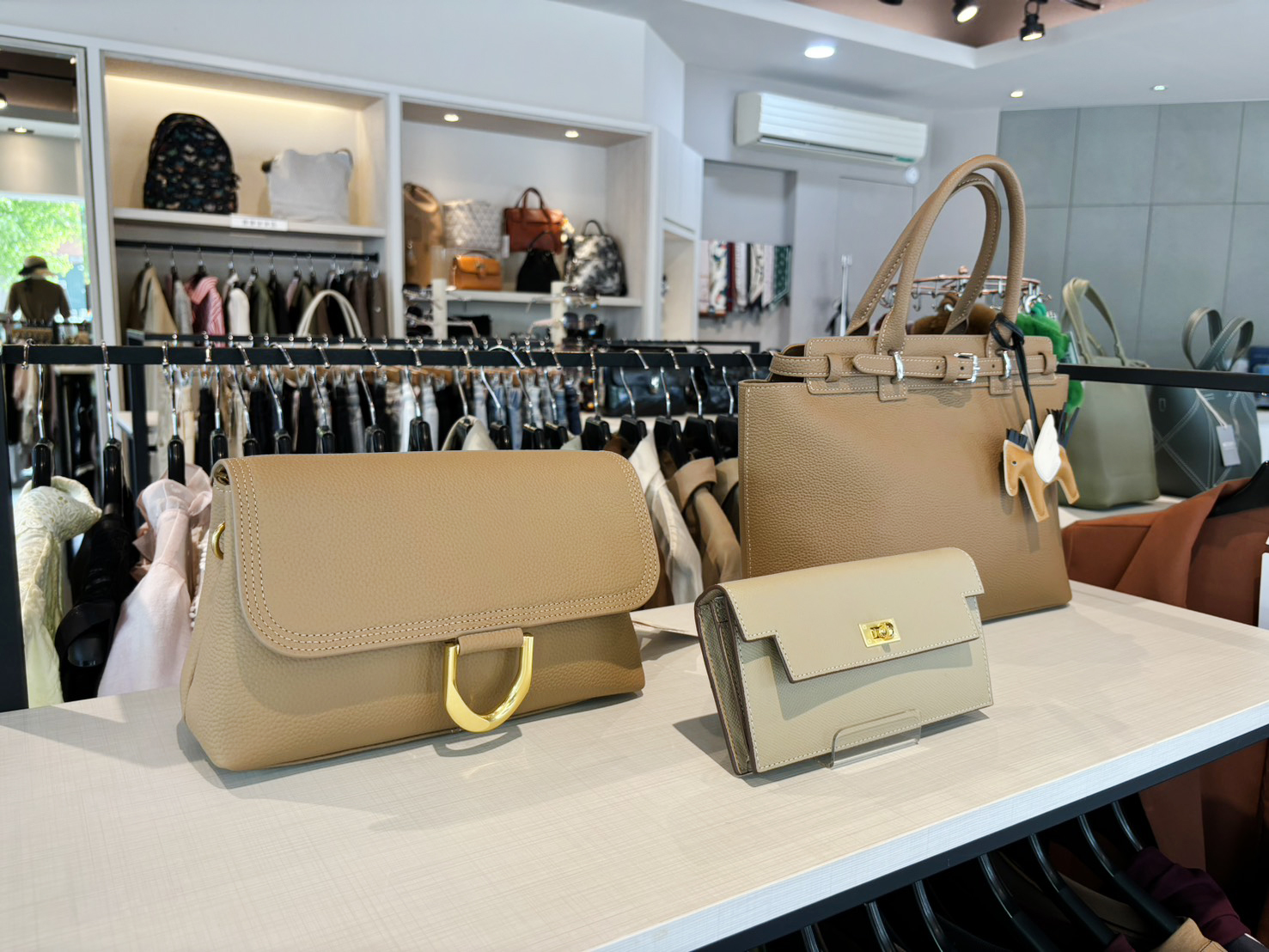 崇學店質感包款、配件